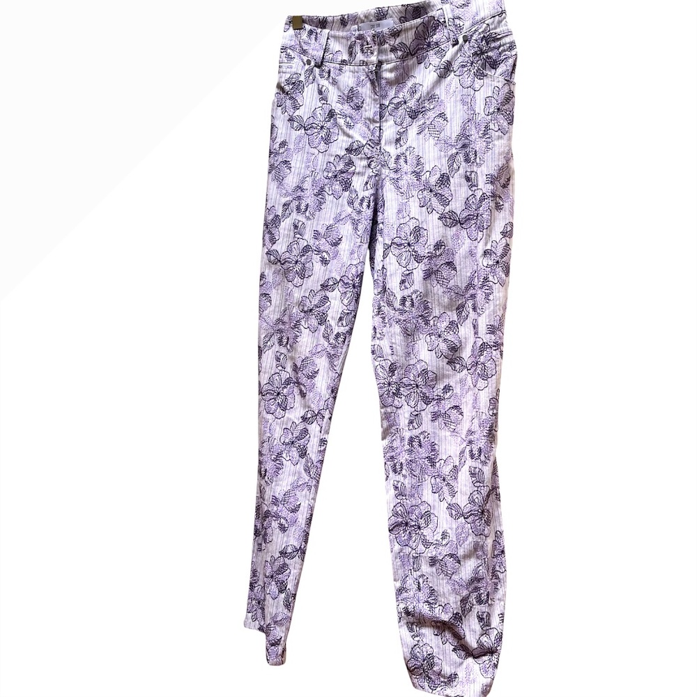 Per Se by Carlisle White with Purple Embroidery Jeans Size 10